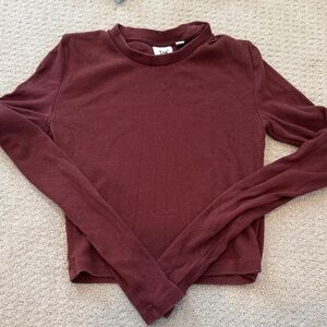 Aritzia Long Sleeve Tee in Burgundy